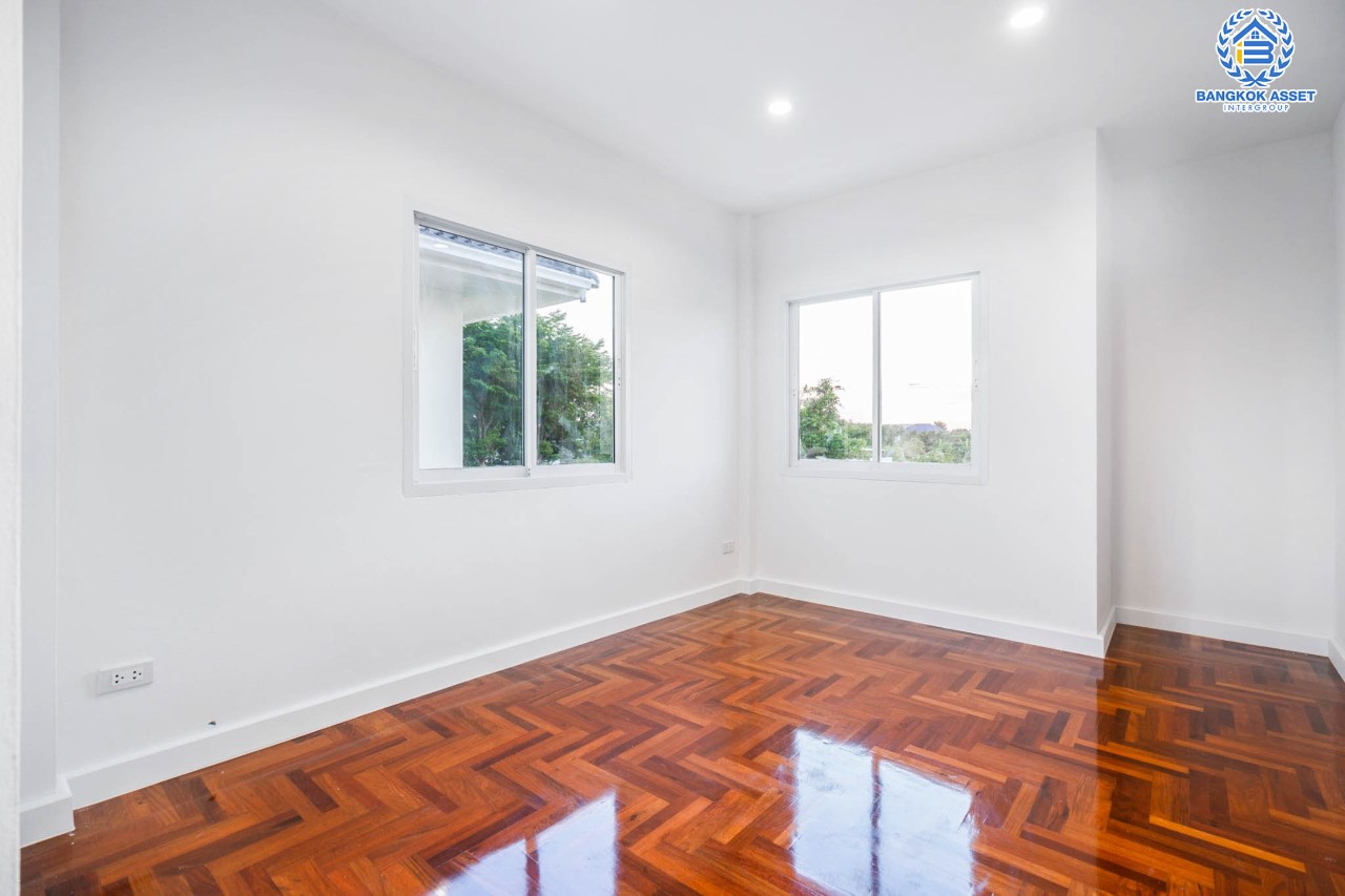 บ้านมือสองตกแต่งใหม่ ม.เศรณีวิลล่า บางใหญ่-กาญจนาภิเษก (บ้านกล้วย-ไทรน้อย) พร้อมทุกการเข้าอยู่ เนื้อที่ 50 ตร.ว. ฟังก์ชันพร้อม 3 ห้องนอน 3 ห้องน้ำ จอดรถได้ 2 คัน บนทำเลคุณภาพ! เชื่อมต่อ ถ.กาญจนาภิเษก ใกล้เซ็นทรัลเวสต์เกต และ รถไฟฟ้า "สถานีคลองบางไผ่"